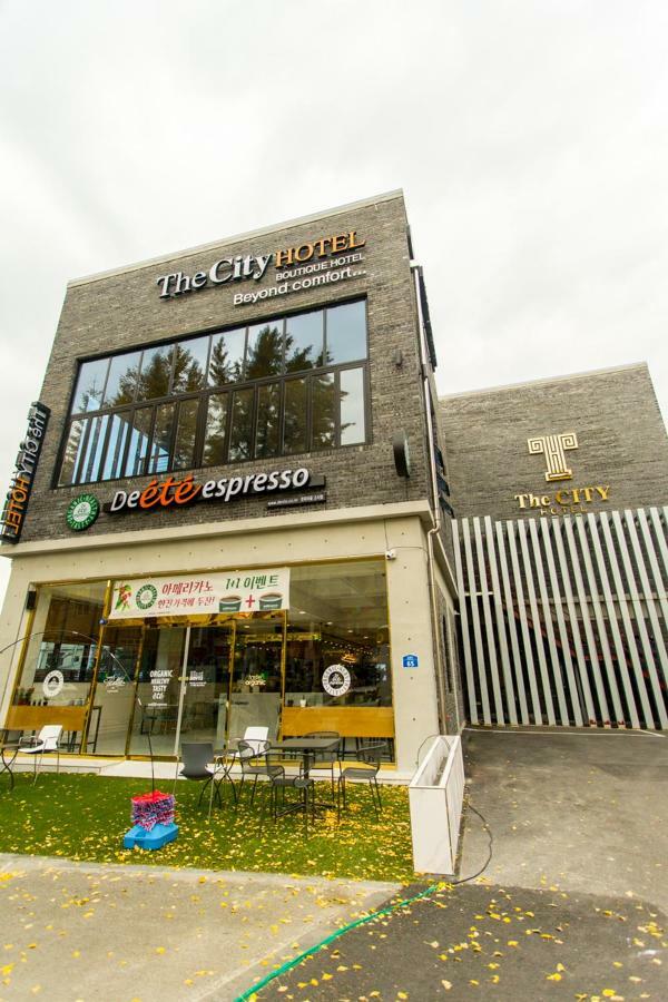 The City Hotel Jeonju Exteriör bild
