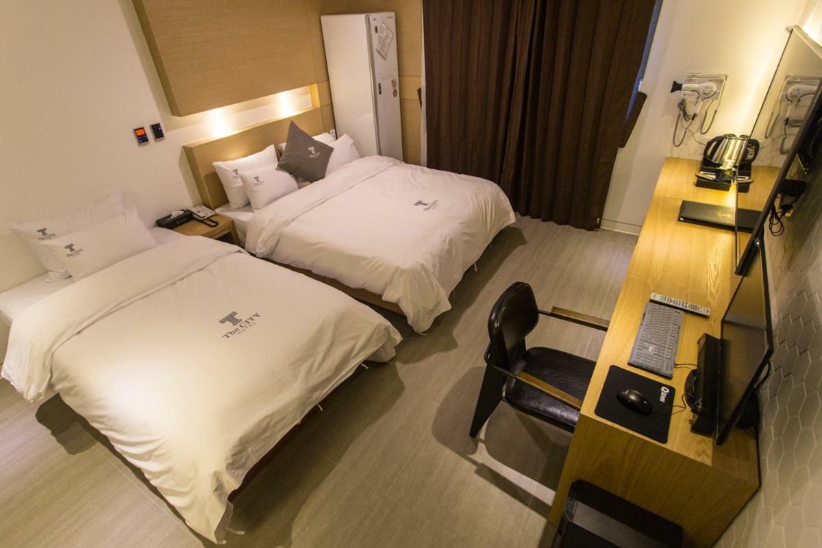 The City Hotel Jeonju Exteriör bild